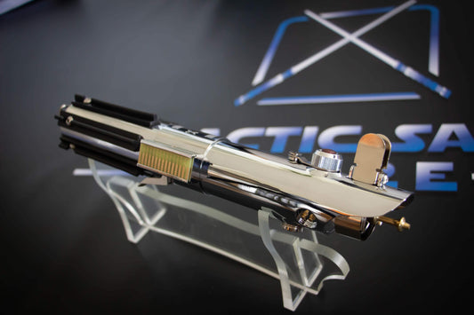 Luke Skywalker Graflex Lightsaber: Iconic, Customizable, and Battle-Ready - Galactic Saber Store