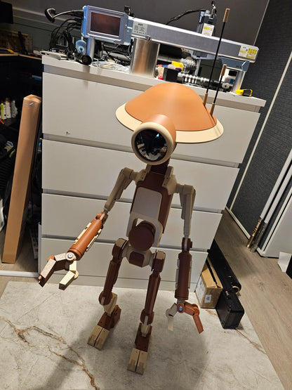 Pit Droid 1:1 Scale - Full-Size Replica