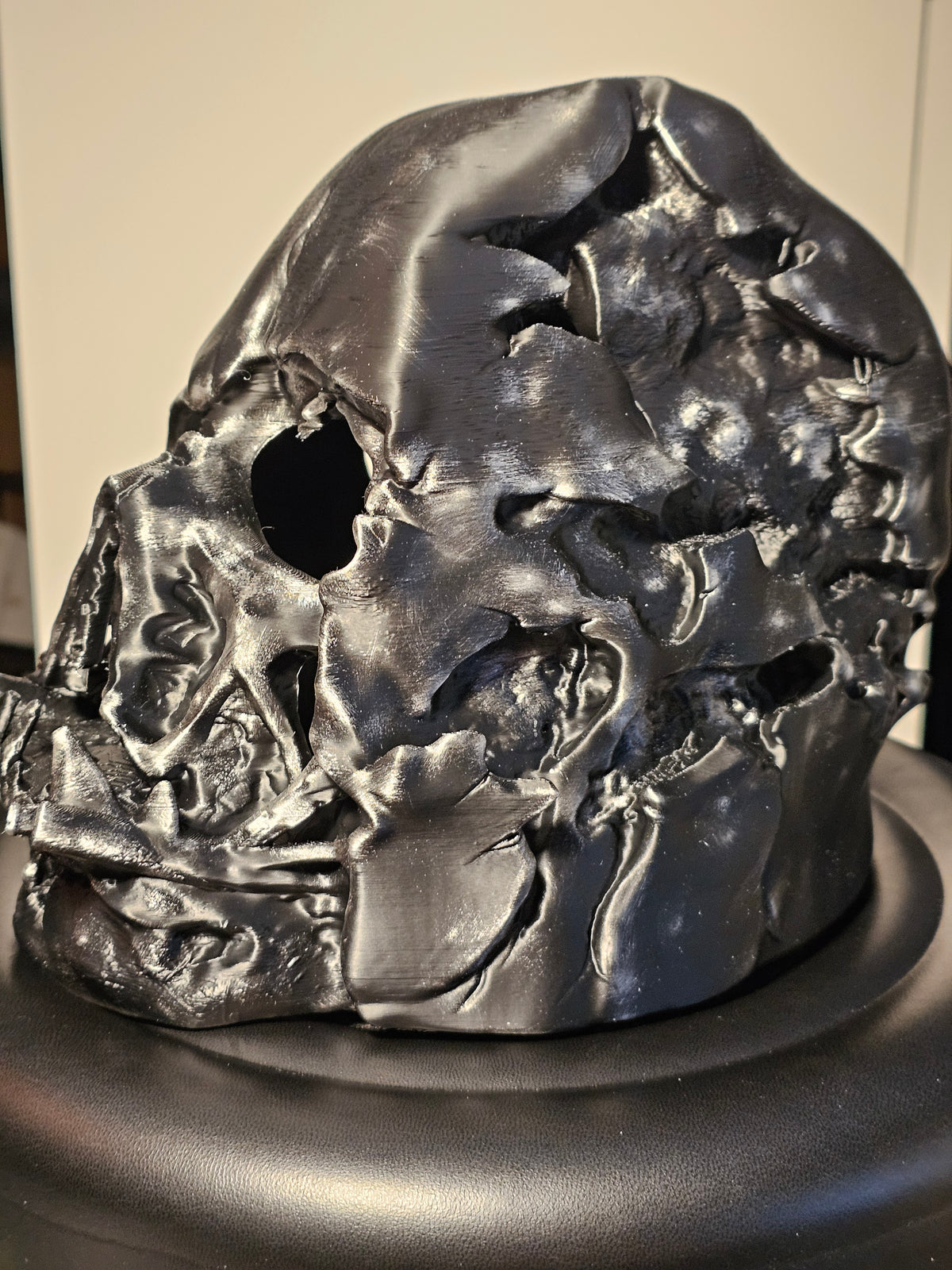 Casque fondu de Dark Vador – Objet de collection Star Wars